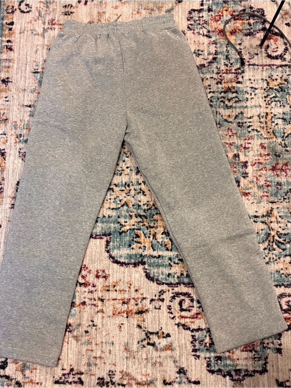 ALO Yoga Men’s Light Gray Embroidered Logo Sweatshirt Size Medium - Picture 2 of 4